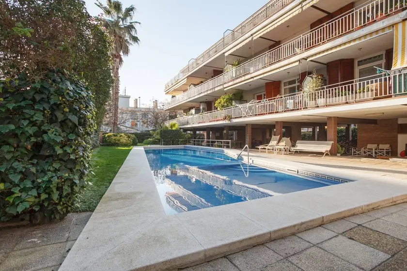 BEACHFRONT APARTMENT Castelldefels - Image 1