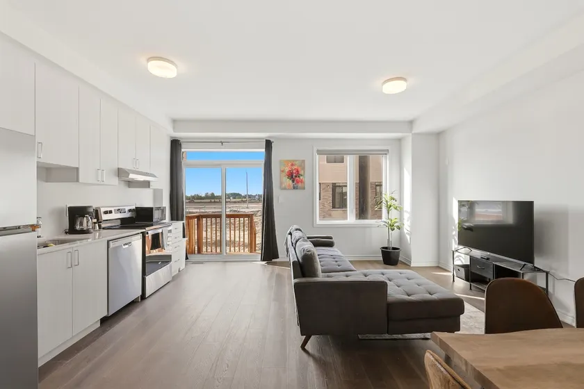Blossom Nest - 4 beds, 2.5 baths, 3 park - Image 1