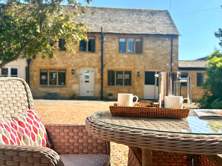 Mulberry Cottage - Cotswold Charm & Free Parking - Image 1