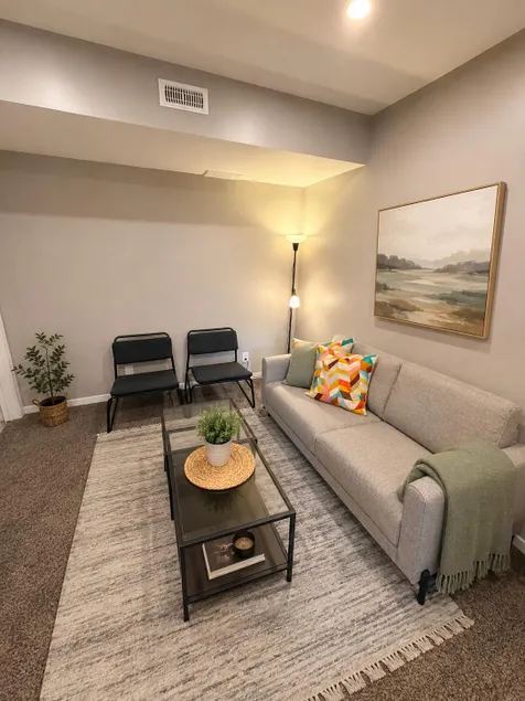 2 Bedroom Guest Suite - Near Airport - Image 1