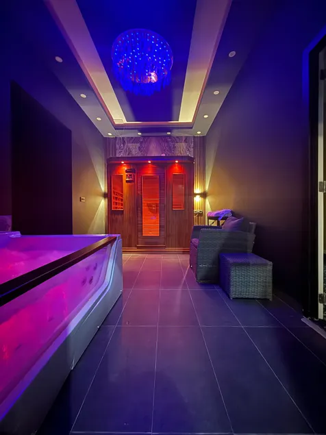 Royal Private Spa Suite - Image 1