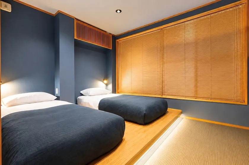 3 Bedrooms House for 6, Limousine bus to Haneda Airport, Direct bus to Disney, 2-minute walk to the station, 2 toilets, Netflix - Image 1