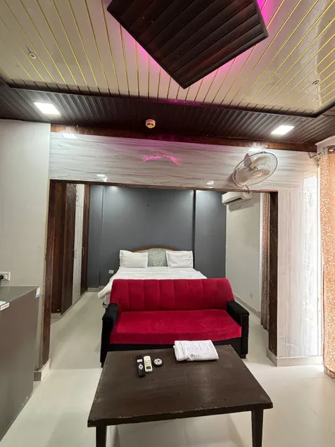 The Comfort Stay - Image 1