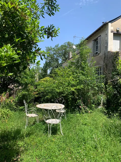 On the banks of the Loire - Image 1