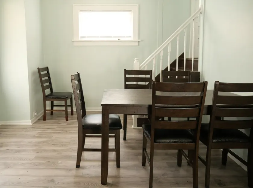 Bright 4-BR Kenosha Home • Sleeps 10 • Laundry - Image 1