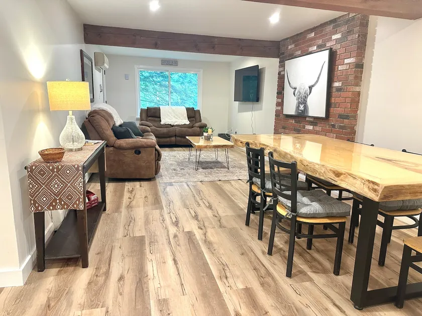 NEWLY Renovated 2BR/2BA Closest to the Clubhouse - Image 1