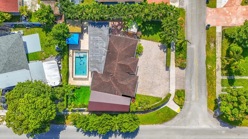 CasaAzucarMiami/Pool+Heater/Gazebo/BBQ/12People - Image 1