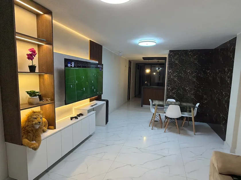 Apartment with Pool: 2 Bedrooms with Private Bathroom - Image 1