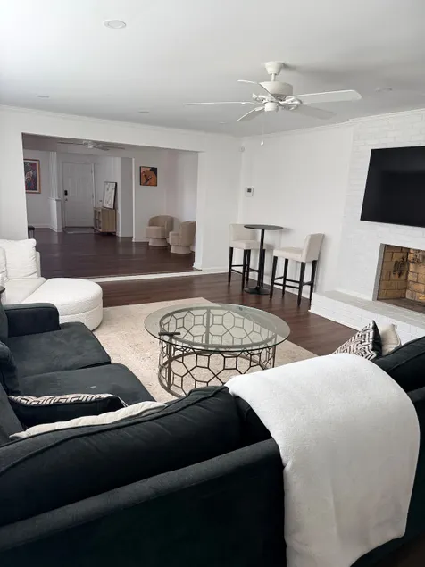 Sun-filled open ranch with room for everyone - Image 1