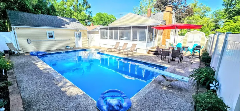 Private Oasis Pool close to downtown Grand Rapids - Image 1