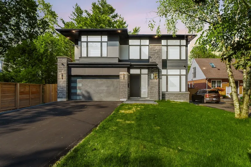 Modern Luxury Home Near Bronte Harbour & Downtown - Image 1