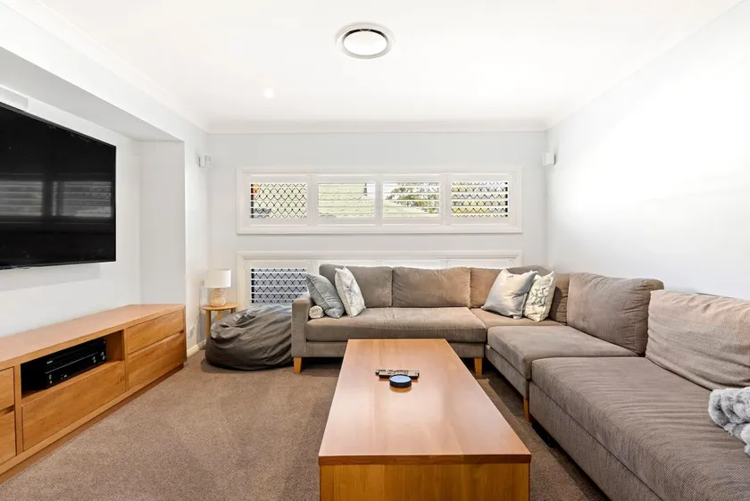 Coastal Retreat - Pet Friendly with Fire Pit - Image 1