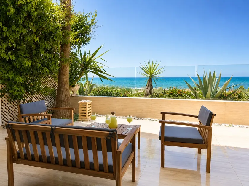 Marsa Cube House Beachfront Living in La Marsa - Image 1