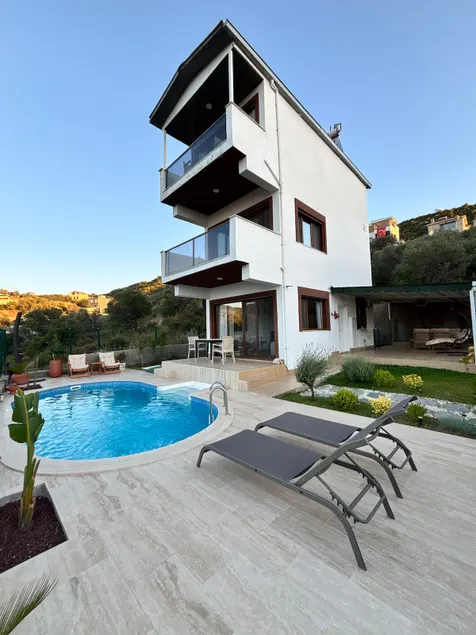 Saklıbahçe Foça - Image 1