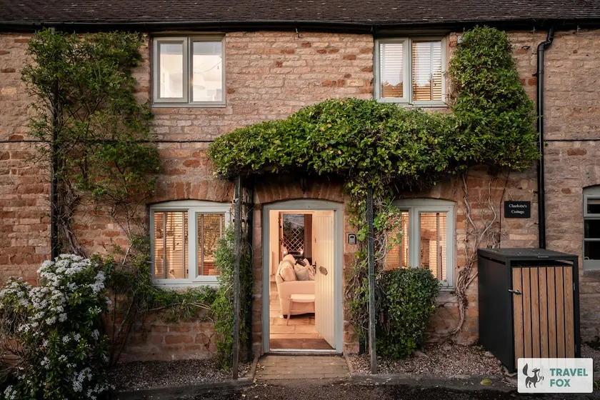Charlotte's Cottage, a Charming Cotswolds Getaway - Image 1