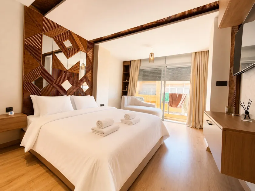 Luxury residence with direct beach access - Image 1