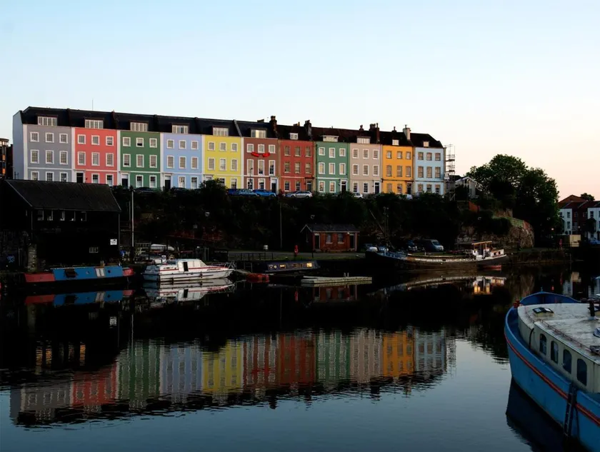 Harbourside Apartment - Image 1