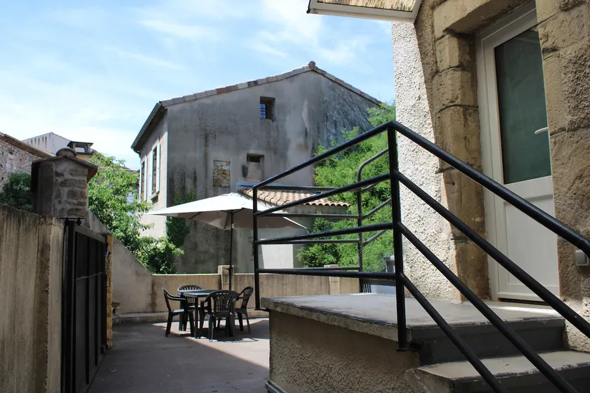 Small cocoon in the historic center of Les Vans - Image 1
