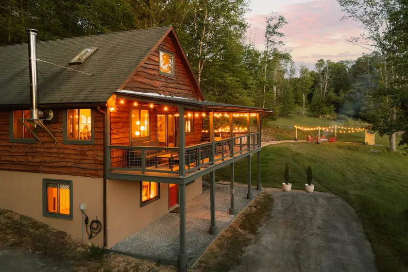 The Roscoe Rise - Hot Tub Sauna Fire Pit MCM Cabin - Image 1