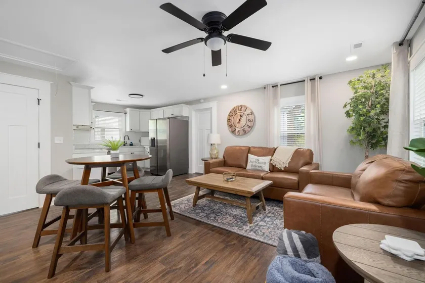 Walk to Downtown Jboro · Remodeled 3BR · Sleeps 6 - Image 1
