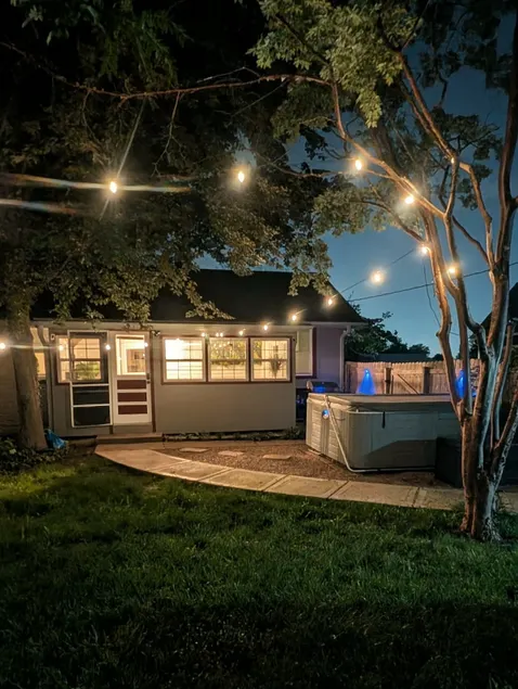 Peaceful Stay | Hot Tub & Gorgeous Fenced Backyard - Image 1