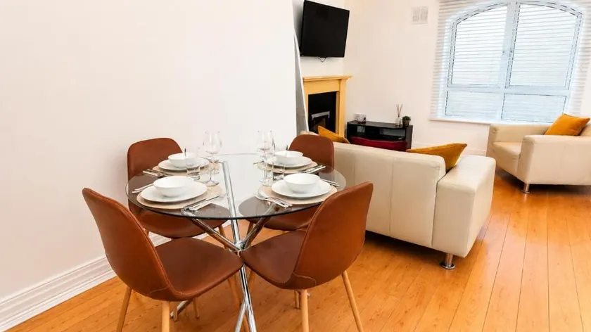Modern 2BR Apt - Near K Club & Naas Racecourse - Image 1