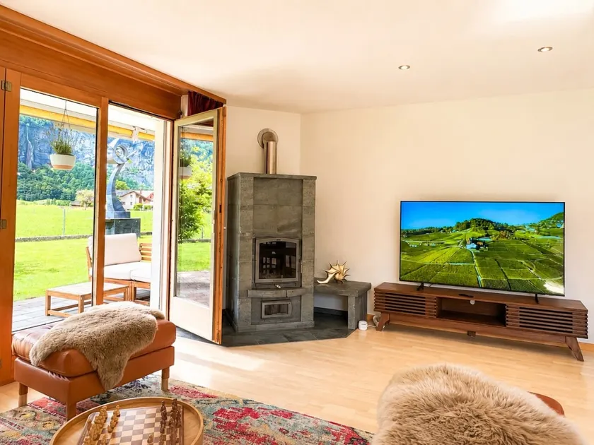 Waterfall 3BR Garden Apt near Interlaken • AC - Image 1
