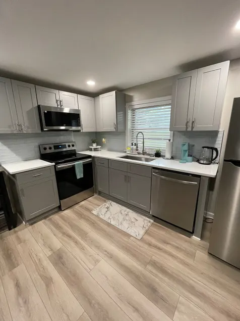 Newly renovated Private Suite - Image 1