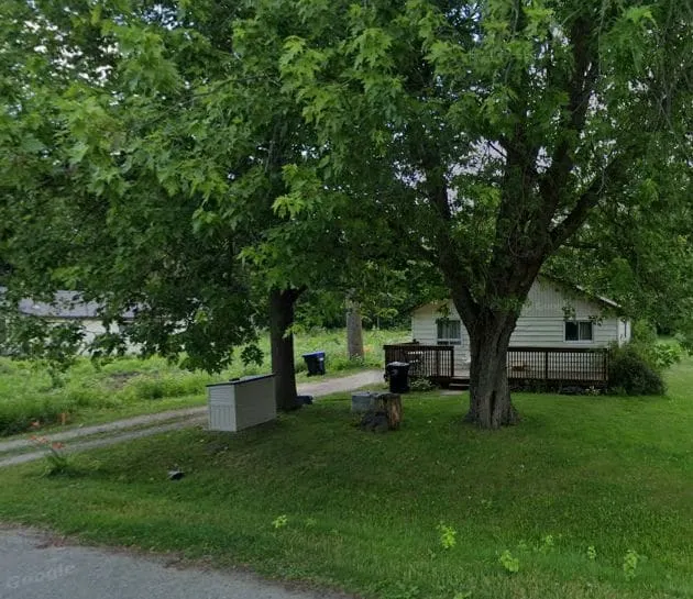 1/2 acre 3-BDR ravine home near lake w/ fire pit - Image 1