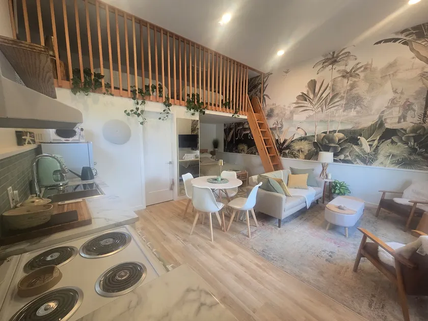 The Bashful Heron - a stylish coach house. - Image 1