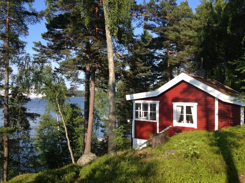 Charming cottage near Vaxholm! Lake property & private dock - Image 1