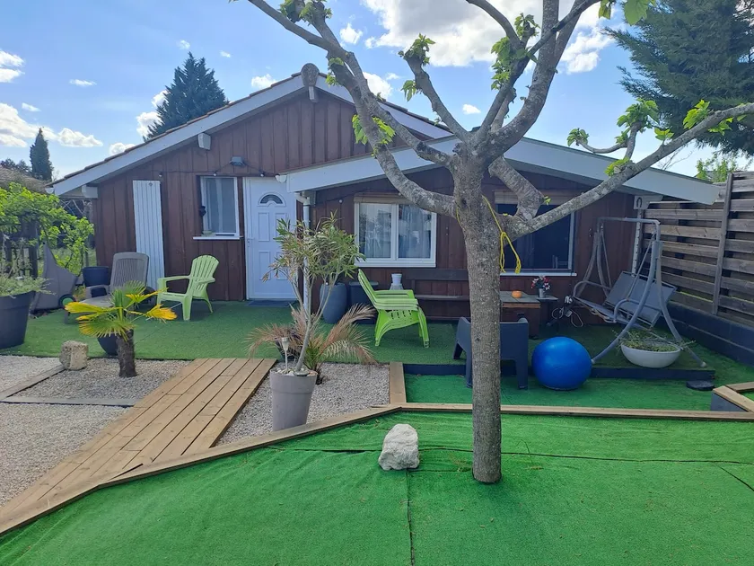 Chalet with terrace, pool and parking in Audenge - Image 1