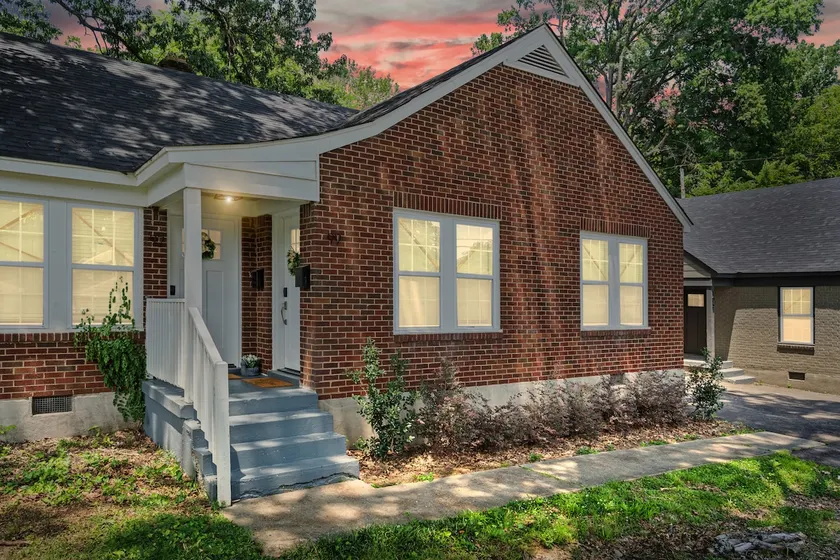 Bluff City 2BR Gem | Central & Serene - Image 1