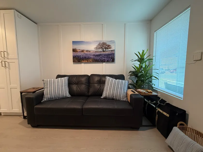 Modern Cozy 2 BR 2 BA Retreat Near San Antonio - Image 1