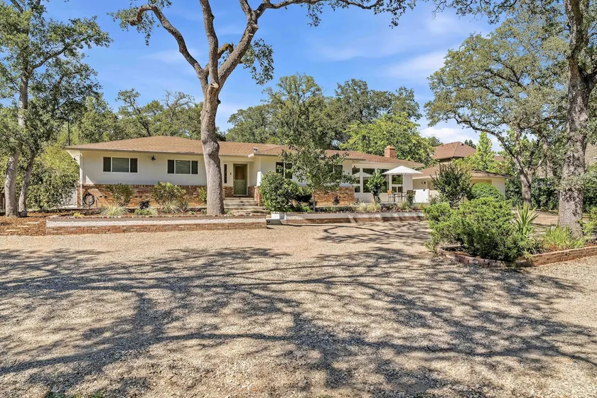 Stunning 4BR Estate | Secluded Folsom Getaway - Image 1