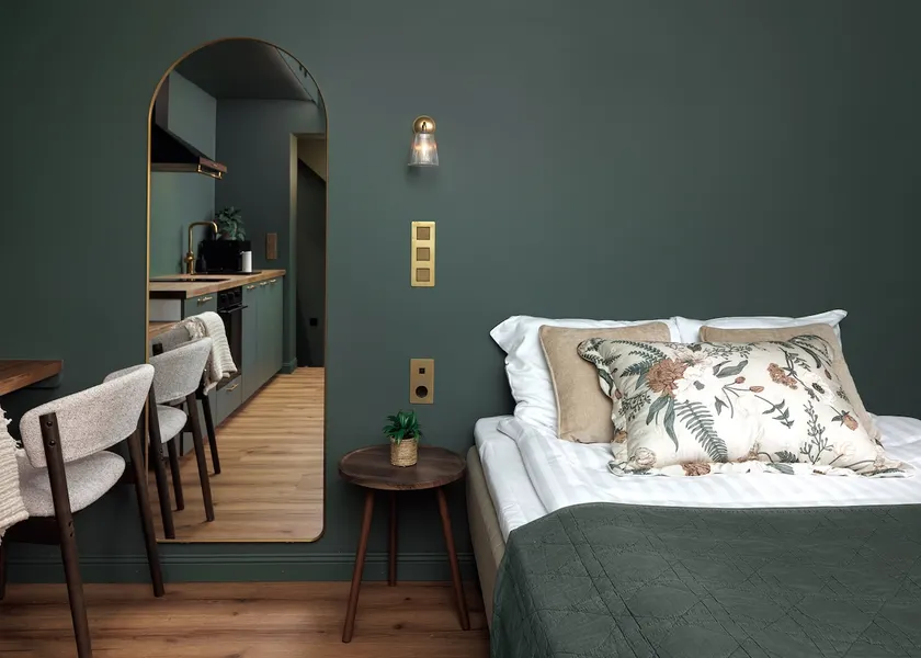 The Green Atelier – Boutique Studio with AC - Image 1
