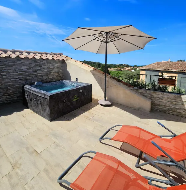 Cottage at the foot of Mont Ventoux - Private hot tub - Image 1