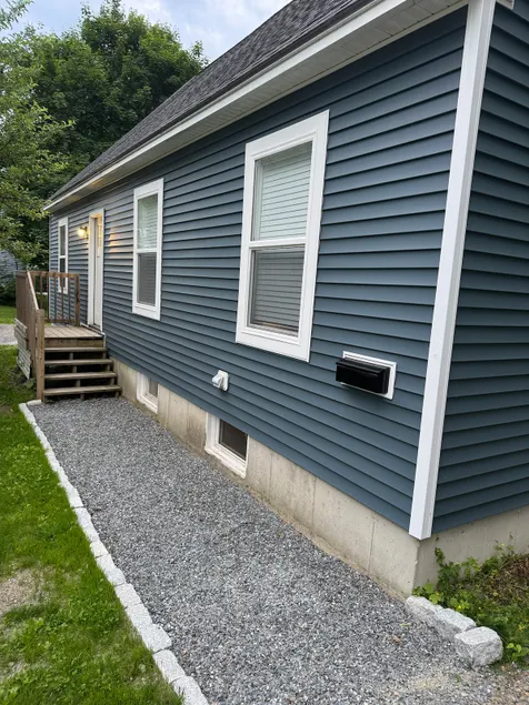Bangor Waterfront Stay Steps to Concert Venue - Image 1