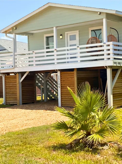 FirePit• Walk to Beach • Ping Pong • Cozy Cottage - Image 1