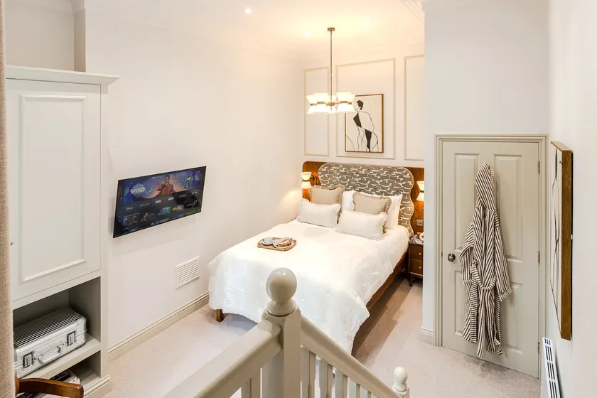 !NEW! Earl's Court - Your Apartment - Image 1