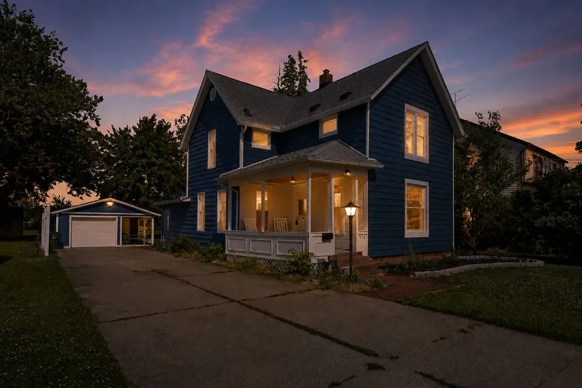 Family-Friendly 3BR Near Downtown Vermilion - Image 1