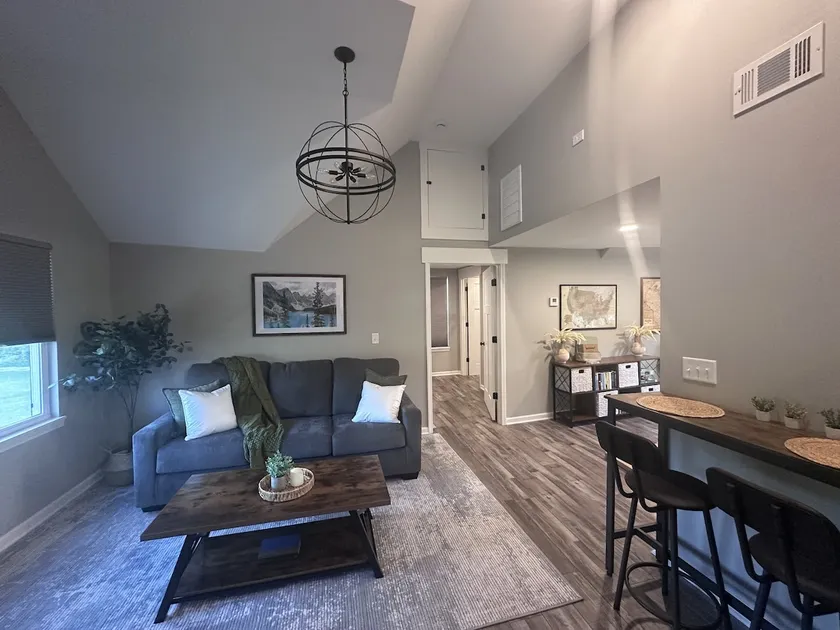 Cedar Lake Stay - Image 1