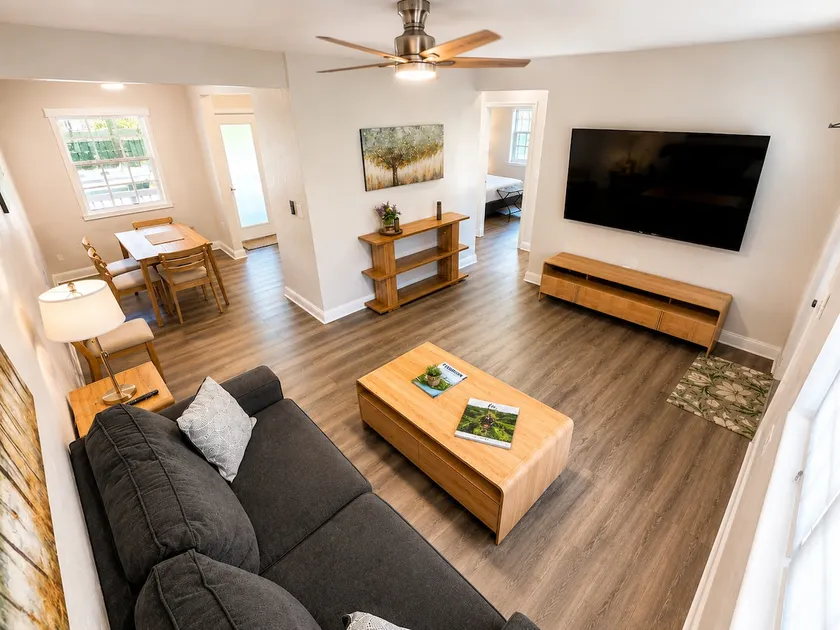 Coconut Grove Area - Huge Yard - Sleeps 6 - Image 1