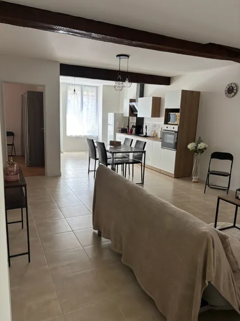 Very nice renovated apartment. - Image 1