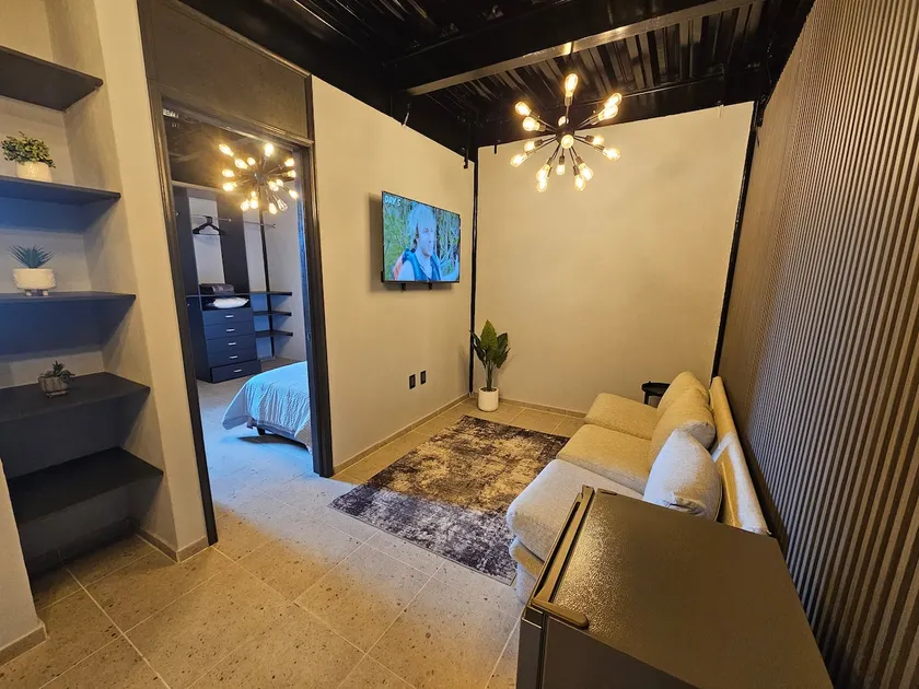 Apartment in an amazing location for work. - Image 1