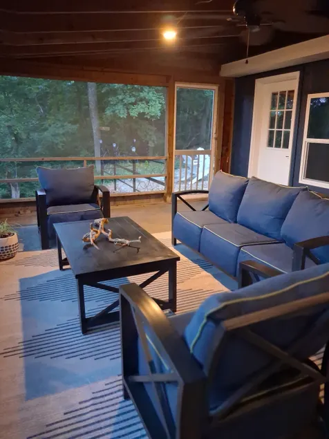 2 Bed, 2 Bath Rippling Retreat - Image 1