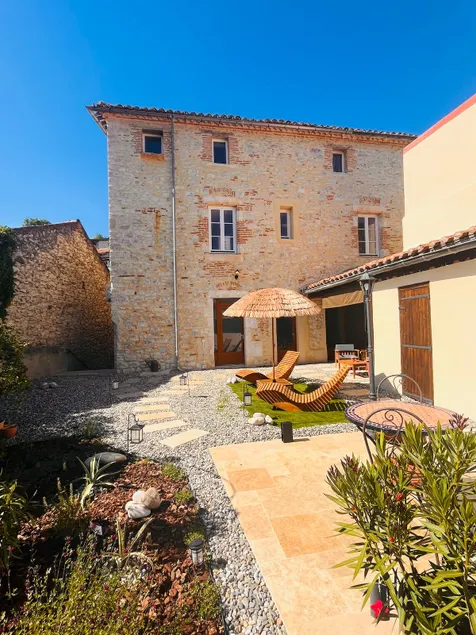 Charming residence, private spa & view of the Lot - Image 1