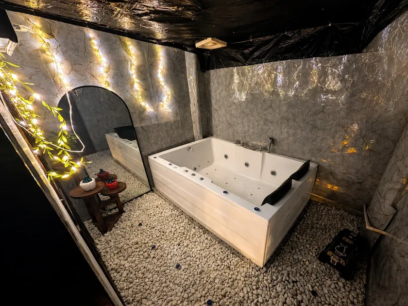 The Ether Oasis
Jacuzzi-Theater-Garage lounge - Image 1