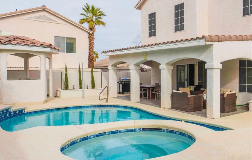 Luxury 6BR Villa Pool&Spa 6 Min to Allegiant/Strip - Image 1