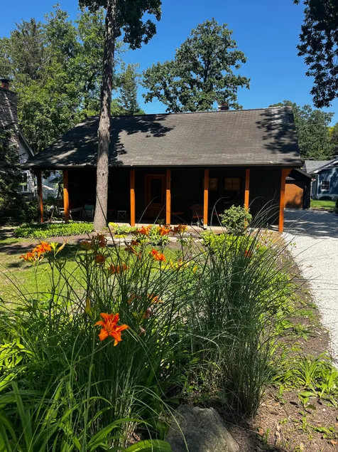 Newly remodeled home by the Lake/Private beach! - Image 1